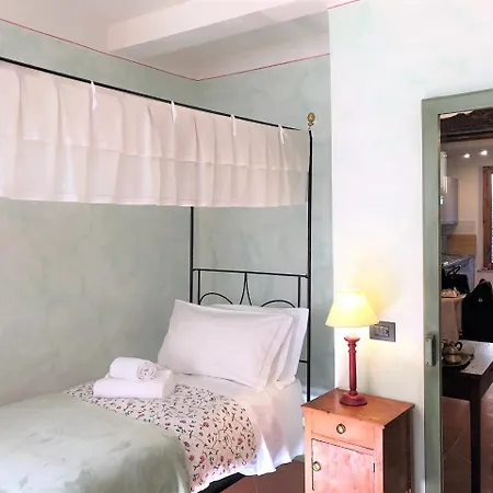 Romantic Experience * סיינה